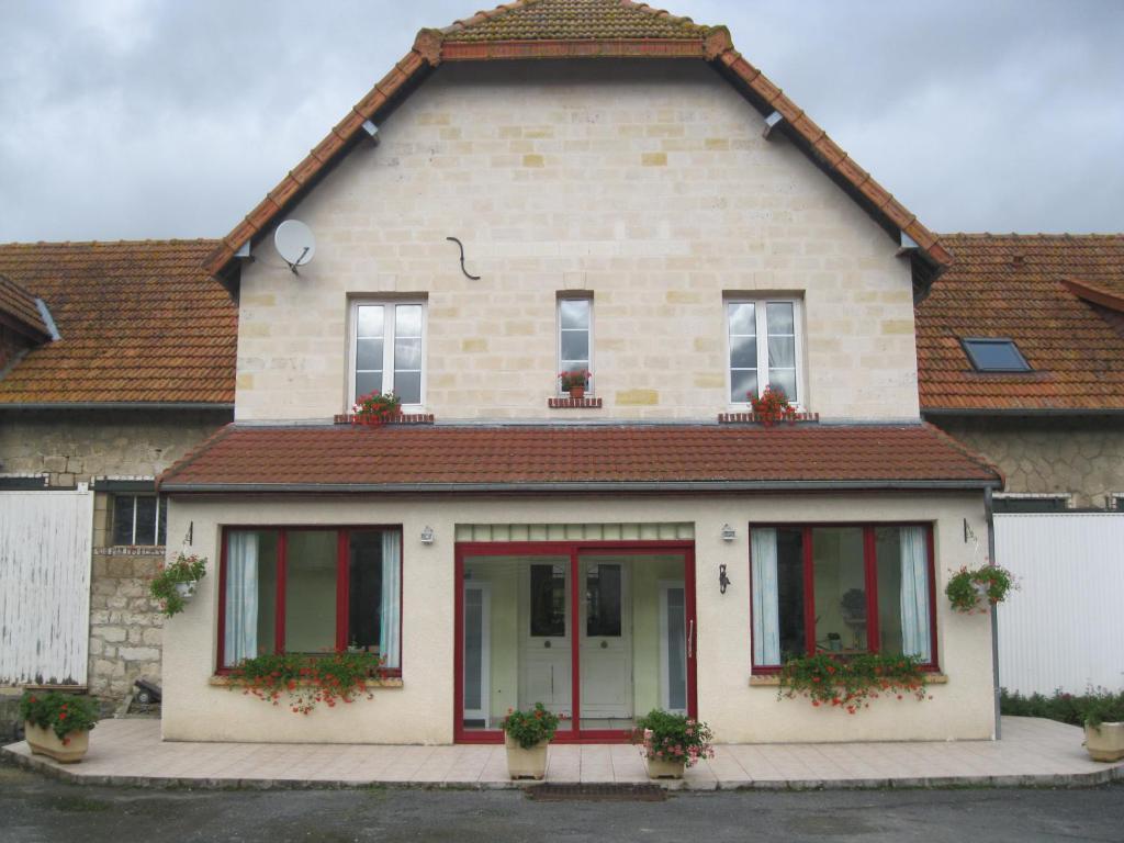 Вилла Au Jardin Fleuri Vauxaillon Экстерьер фото